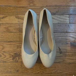 a.n.a heels